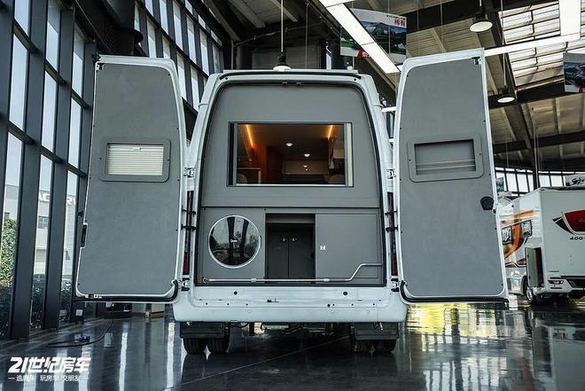 B型房车全能利器大驰房车大腕200F开元棋牌2598万起的“堆料王”！(图2)