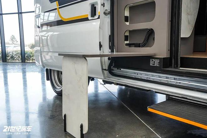 B型房车全能利器大驰房车大腕200F开元棋牌2598万起的“堆料王”！(图7)