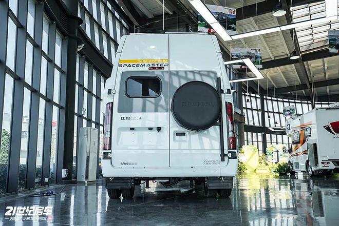 B型房车全能利器大驰房车大腕200F开元棋牌2598万起的“堆料王”！(图8)