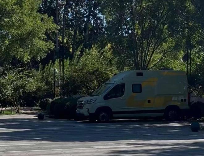 房我们把房车改成移动的家开元棋牌网站不买房不租(图10)