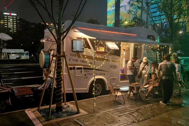 房我们把房车改成移动的家开元棋牌网站不买房不租(图16)